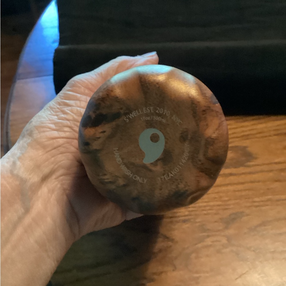 Wood grain beverage bottle - Picture 5 of 6